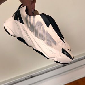 NWT YZY 700 MNVN ANALOG M6.5